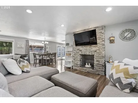 5384 SE Villa Street Hillsboro OR 97123