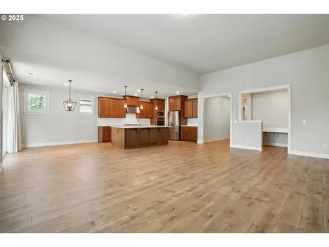 13712 NW 52nd Avenue Vancouver WA 98685