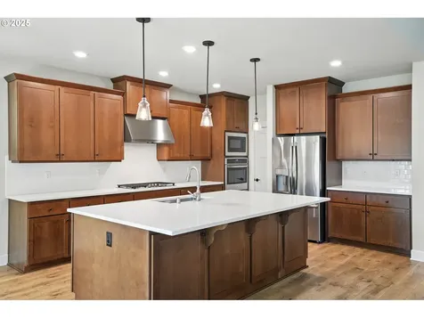 13712 NW 52nd Avenue Vancouver WA 98685