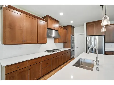 13712 NW 52nd Avenue Vancouver WA 98685