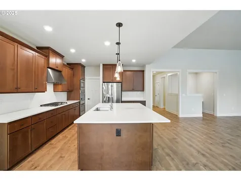 13712 NW 52nd Avenue Vancouver WA 98685