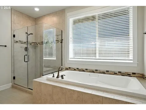 13712 NW 52nd Avenue Vancouver WA 98685