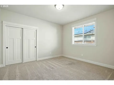 13712 NW 52nd Avenue Vancouver WA 98685