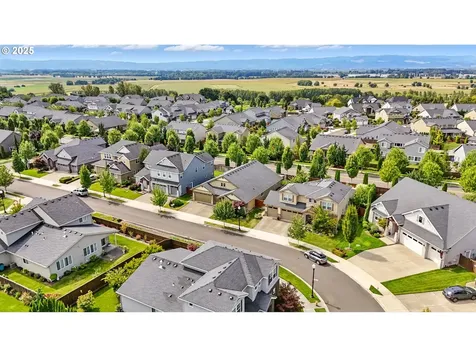 13712 NW 52nd Avenue Vancouver WA 98685