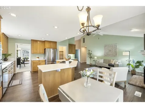 28519 SW Cascade Loop Wilsonville OR 97070