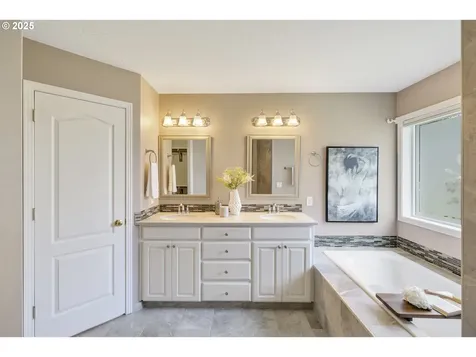 28519 SW Cascade Loop Wilsonville OR 97070