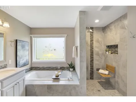 28519 SW Cascade Loop Wilsonville OR 97070