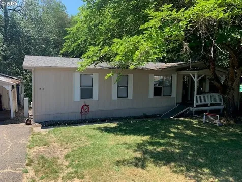 1517 NE Newton Creek Drive Roseburg OR 97470