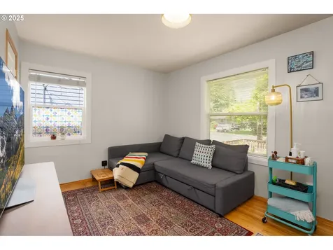 8634 NE Fremont Street Portland OR 97220