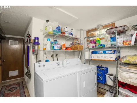 8634 NE Fremont Street Portland OR 97220