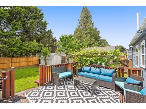 8634 NE Fremont Street Portland OR 97220