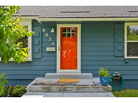 8634 NE Fremont Street Portland OR 97220