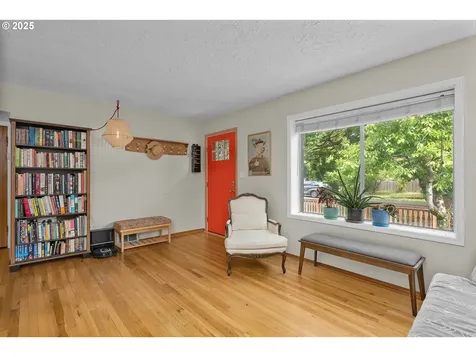 8634 NE Fremont Street Portland OR 97220