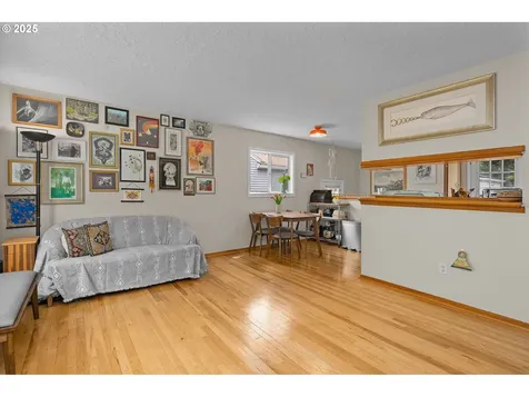 8634 NE Fremont Street Portland OR 97220