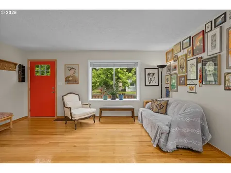 8634 NE Fremont Street Portland OR 97220