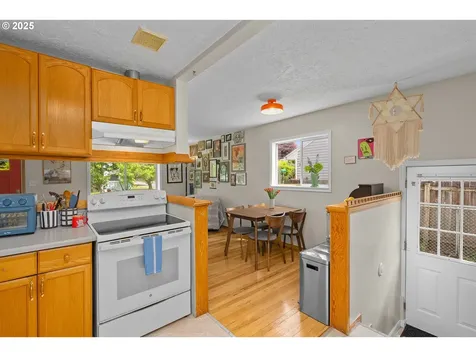 8634 NE Fremont Street Portland OR 97220