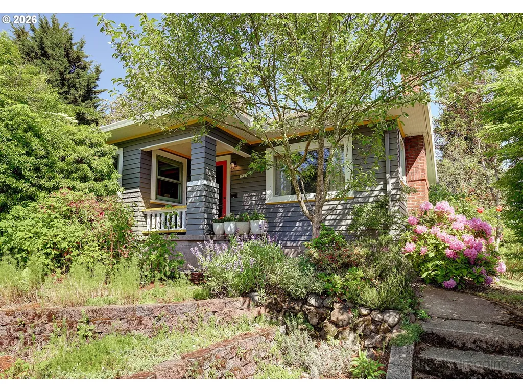 7523 SE Washington Street Portland OR 97215