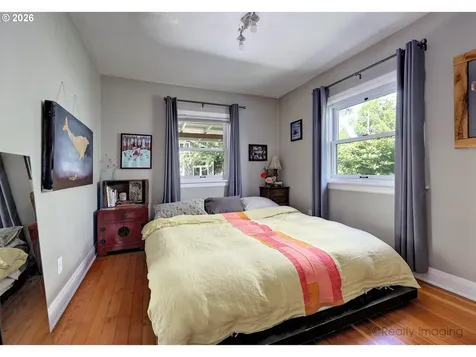 7523 SE Washington Street Portland OR 97215