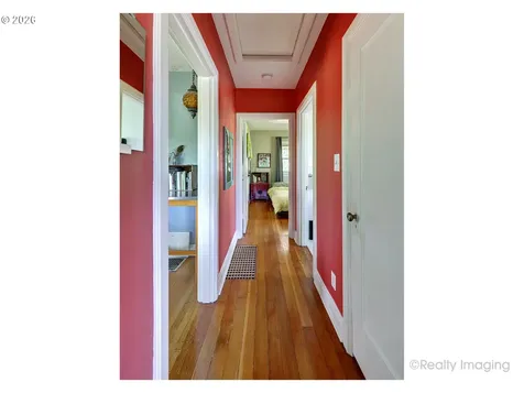 7523 SE Washington Street Portland OR 97215