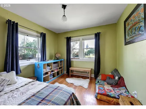 7523 SE Washington Street Portland OR 97215