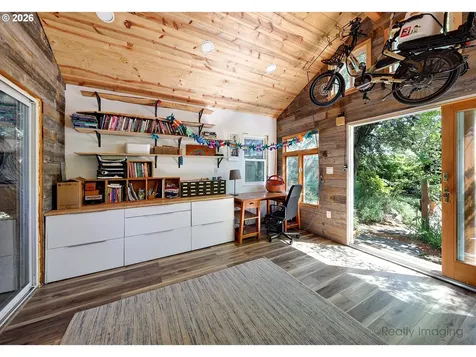 7523 SE Washington Street Portland OR 97215