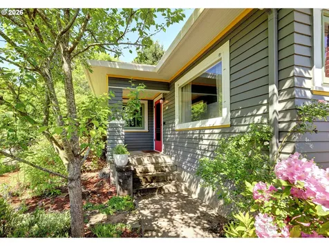7523 SE Washington Street Portland OR 97215