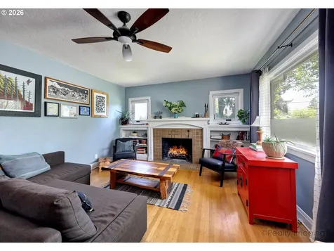 7523 SE Washington Street Portland OR 97215