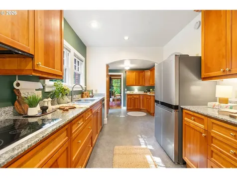 4500 SW Laurelwood Avenue Portland OR 97225