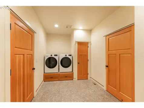 509 Jasmine Way Roseburg OR 97471
