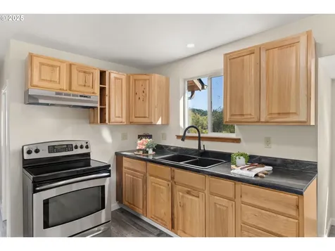 300 Lincoln Creek Road Centralia WA 98531