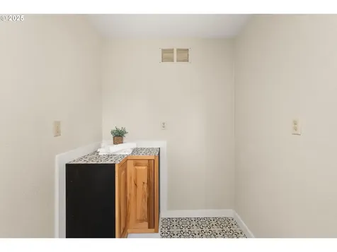 300 Lincoln Creek Road Centralia WA 98531