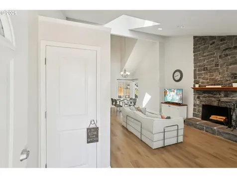 14205 SW Fanno Creek Court Portland OR 97224