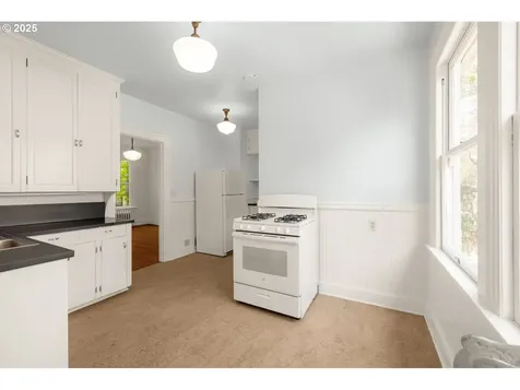 1316 SE Ash Street Portland OR 97214