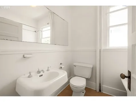 1316 SE Ash Street Portland OR 97214