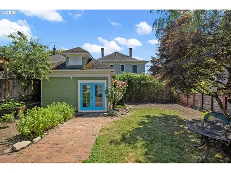 1316 SE Ash Street Portland OR 97214