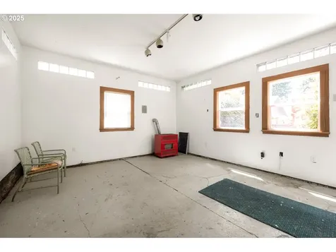 1316 SE Ash Street Portland OR 97214