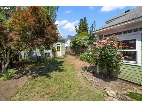 1316 SE Ash Street Portland OR 97214