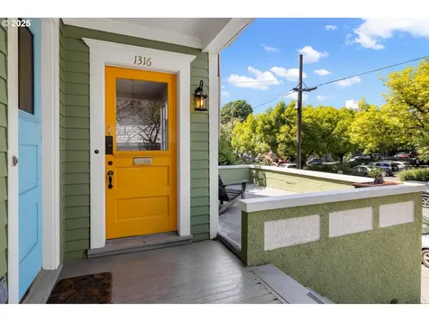 1316 SE Ash Street Portland OR 97214