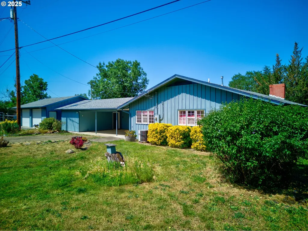 3034 Fisher Road Roseburg OR 97471