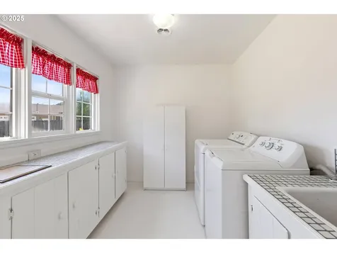3034 Fisher Road Roseburg OR 97471