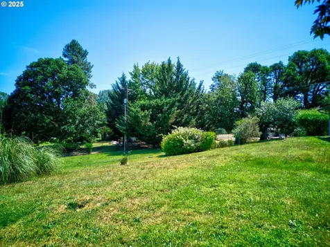 3034 Fisher Road Roseburg OR 97471