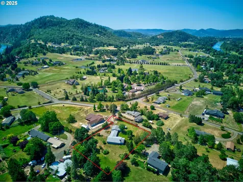 3034 Fisher Road Roseburg OR 97471