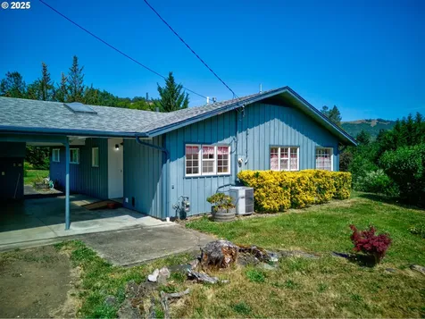 3034 Fisher Road Roseburg OR 97471