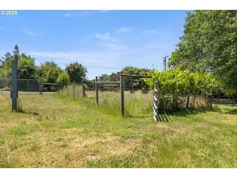 3034 Fisher Road Roseburg OR 97471