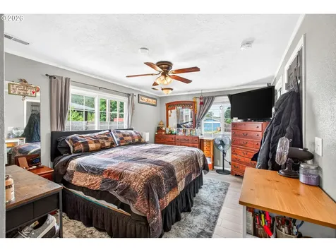 924 7th Avenue Sweet Home OR 97386