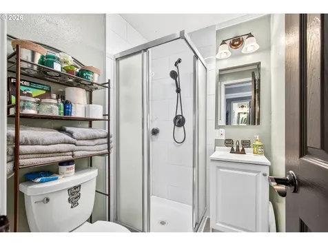 924 7th Avenue Sweet Home OR 97386