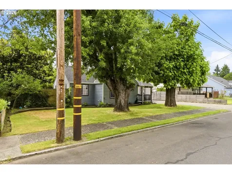 924 7th Avenue Sweet Home OR 97386