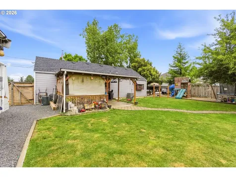 924 7th Avenue Sweet Home OR 97386