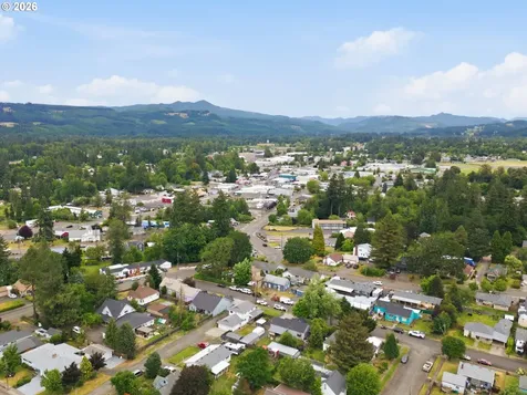 924 7th Avenue Sweet Home OR 97386