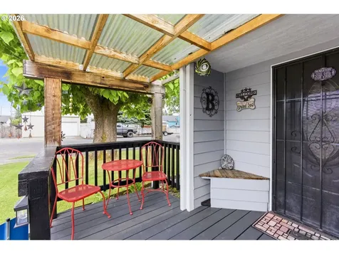 924 7th Avenue Sweet Home OR 97386